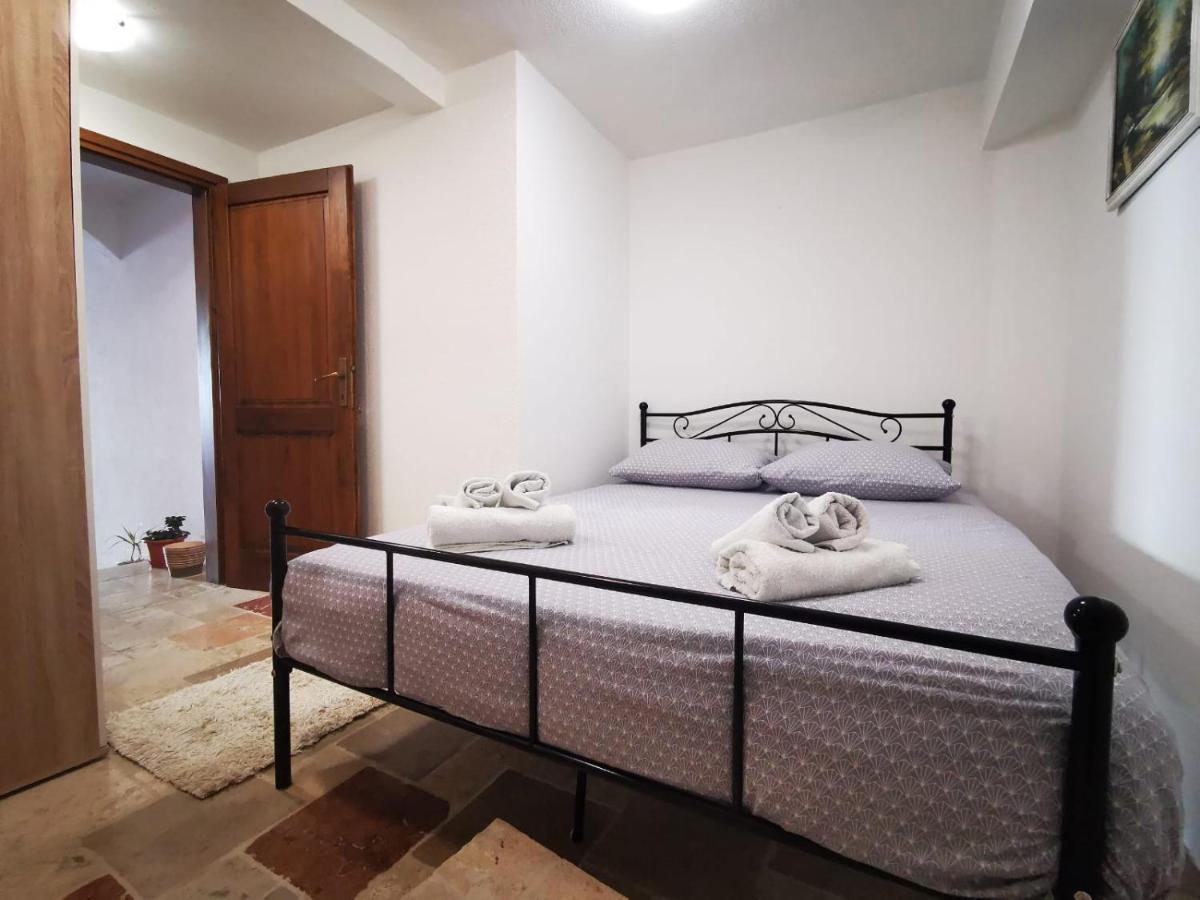 דירות Novigrad Istria Apartman Ivo מראה חיצוני תמונה